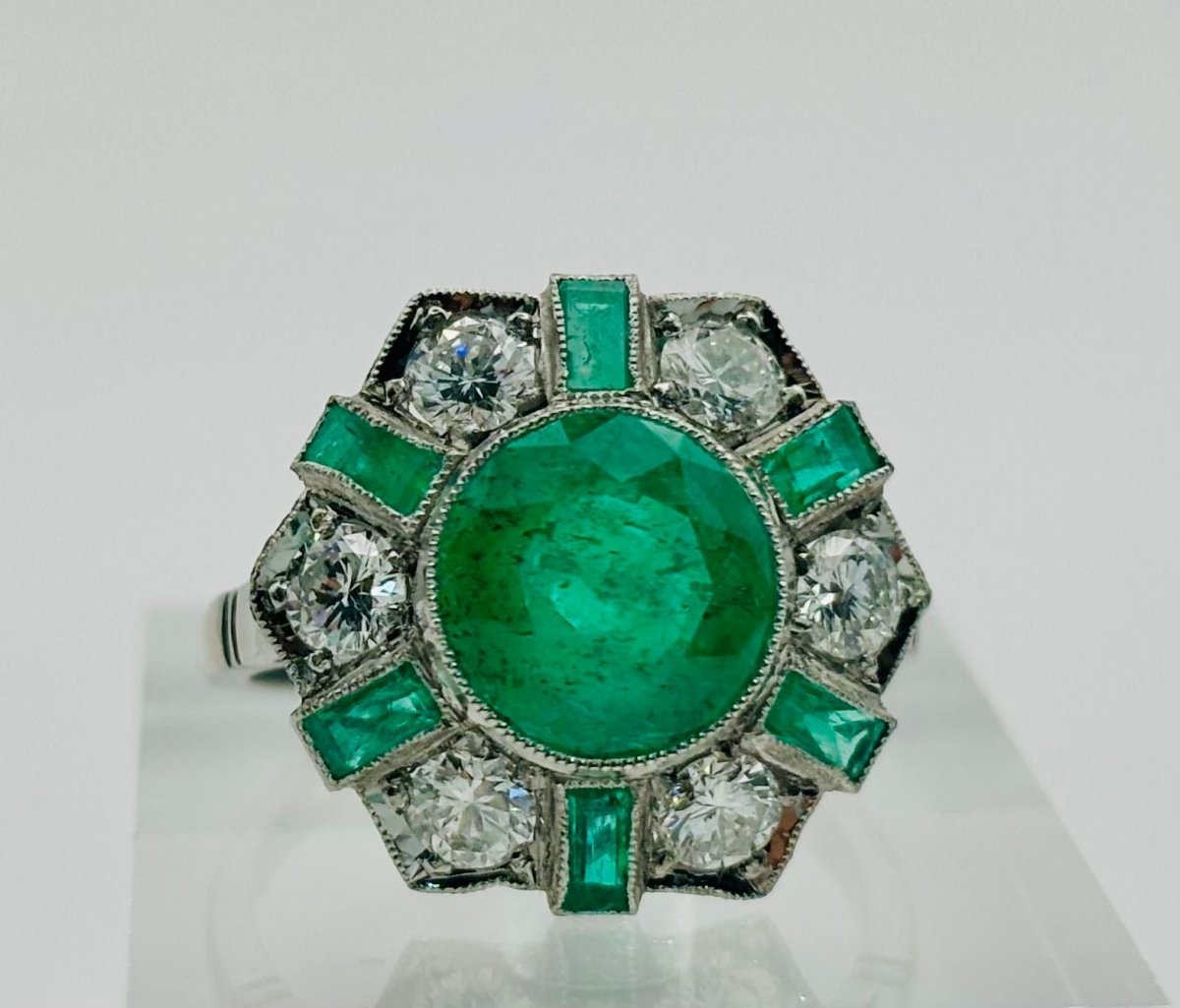 ANILLO EN PLATINO CON ESMERALDAS Y DIAMANTES - Castafiore