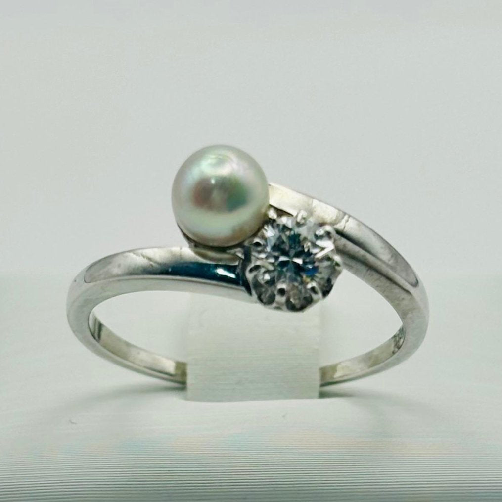 ANILLO TU Y YO EN ORO BLANCO CON PERLA Y DIAMANTE - Castafiore