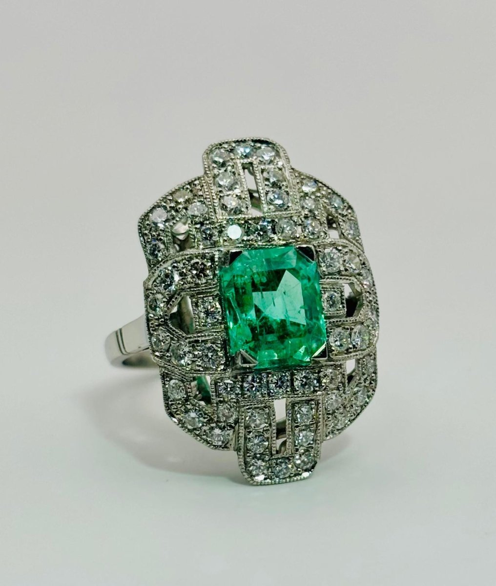 ANILLO VINGATE EN PLATINO CON ESMERALDA Y DIAMANTES - Castafiore