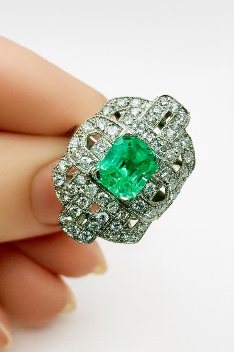 ANILLO VINGATE EN PLATINO CON ESMERALDA Y DIAMANTES - Castafiore