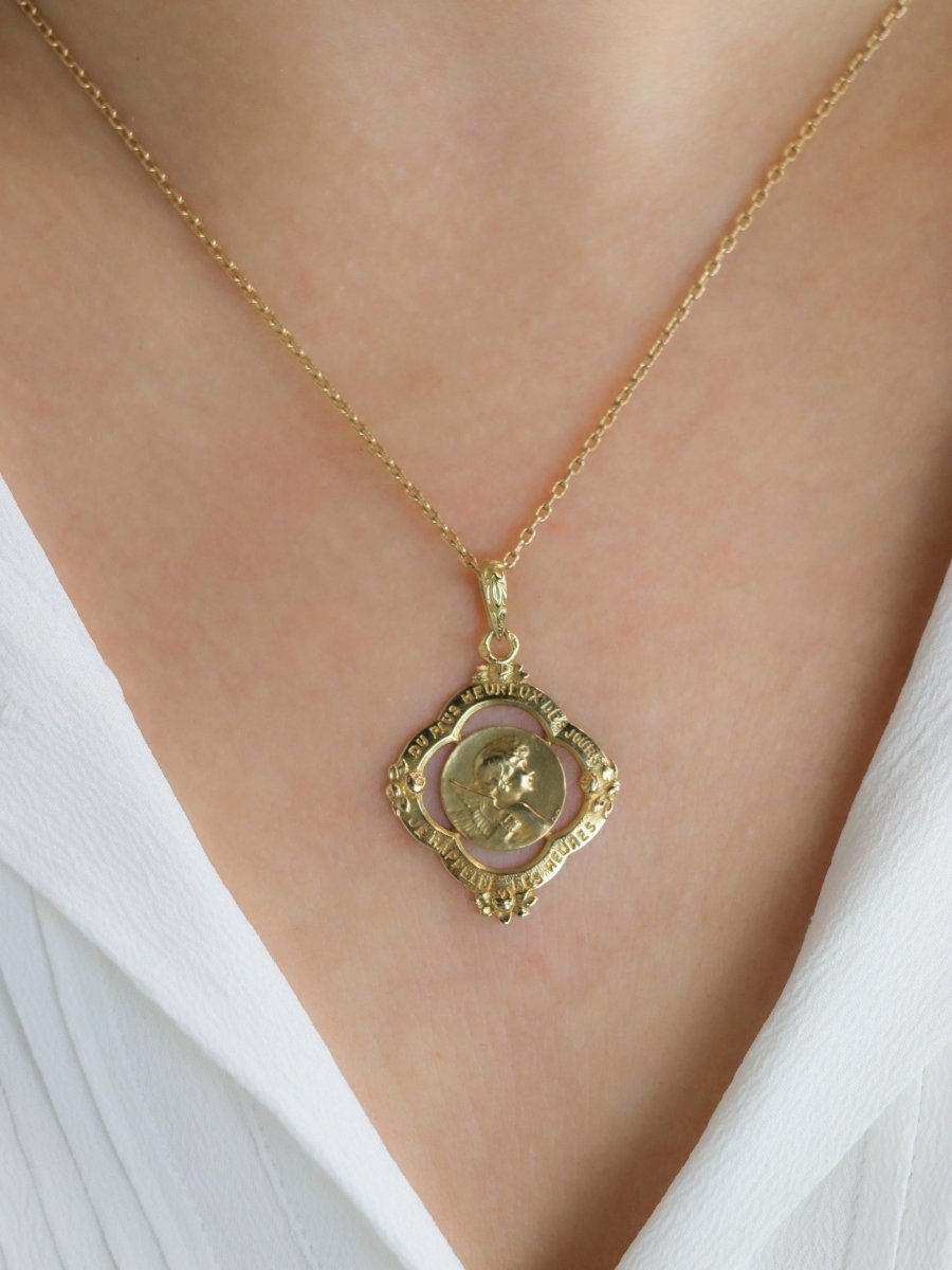 AUGIS Médaille Art Nouveau "Du plus heureux des jours je rappelle les heures" - Castafiore