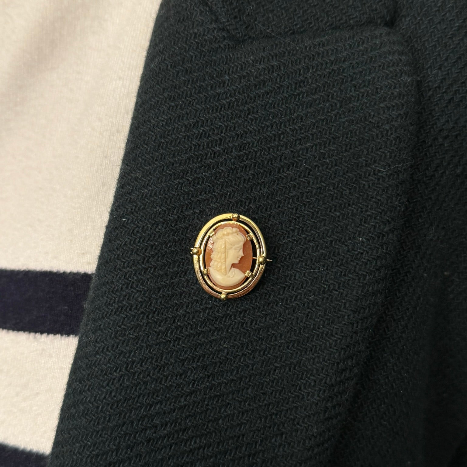 Broche Camée en or jaune