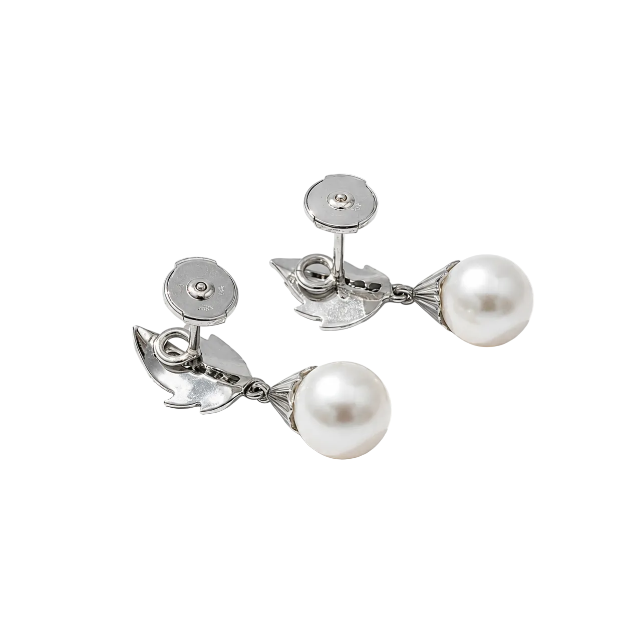 Boucles d’oreilles en or blanc, perles, et diamants