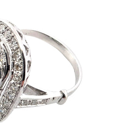Bague Entourage en or blanc, émeraude et diamants