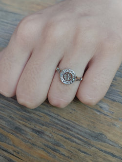 Bague cible en or jaune et diamants