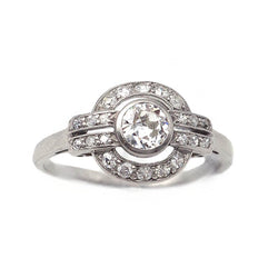 Bague Entourage en platine et diamants