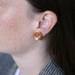 Boucles d'oreilles Clips en or jaune, corail et diamants