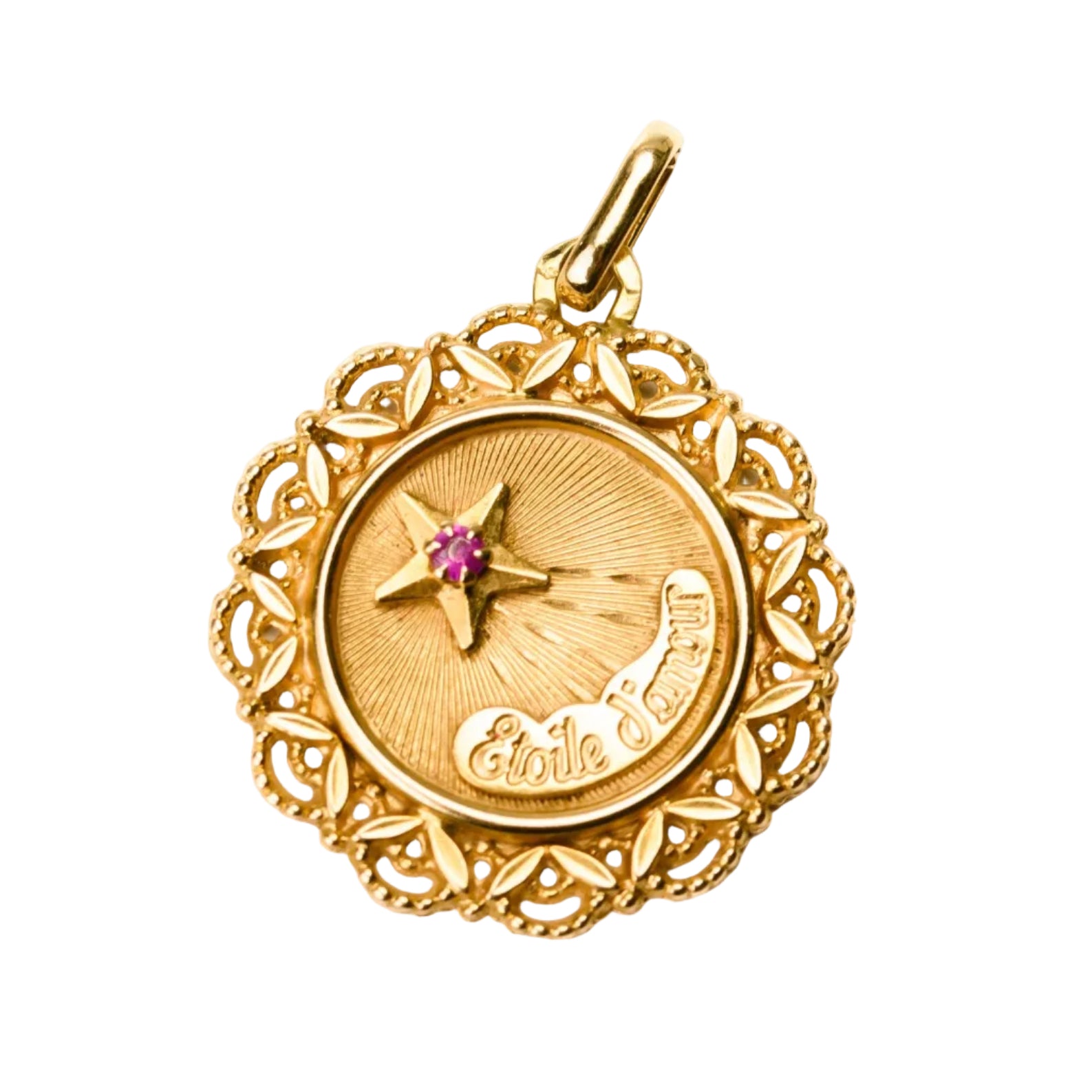 Médaille en or jaune et rubis