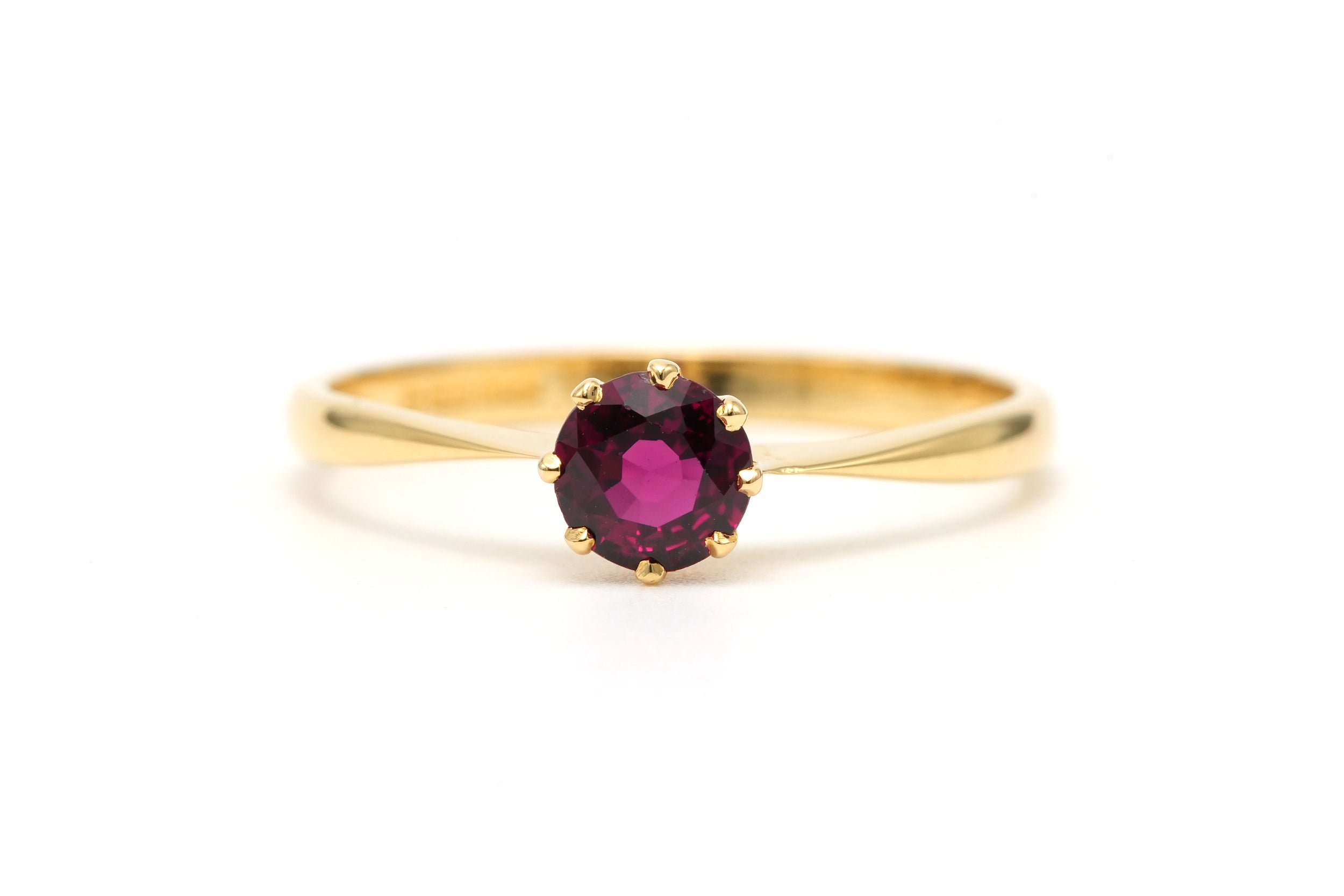 Bague Solitaire en or jaune et grenat