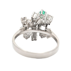 Bague en or blanc, émeraude et diamants