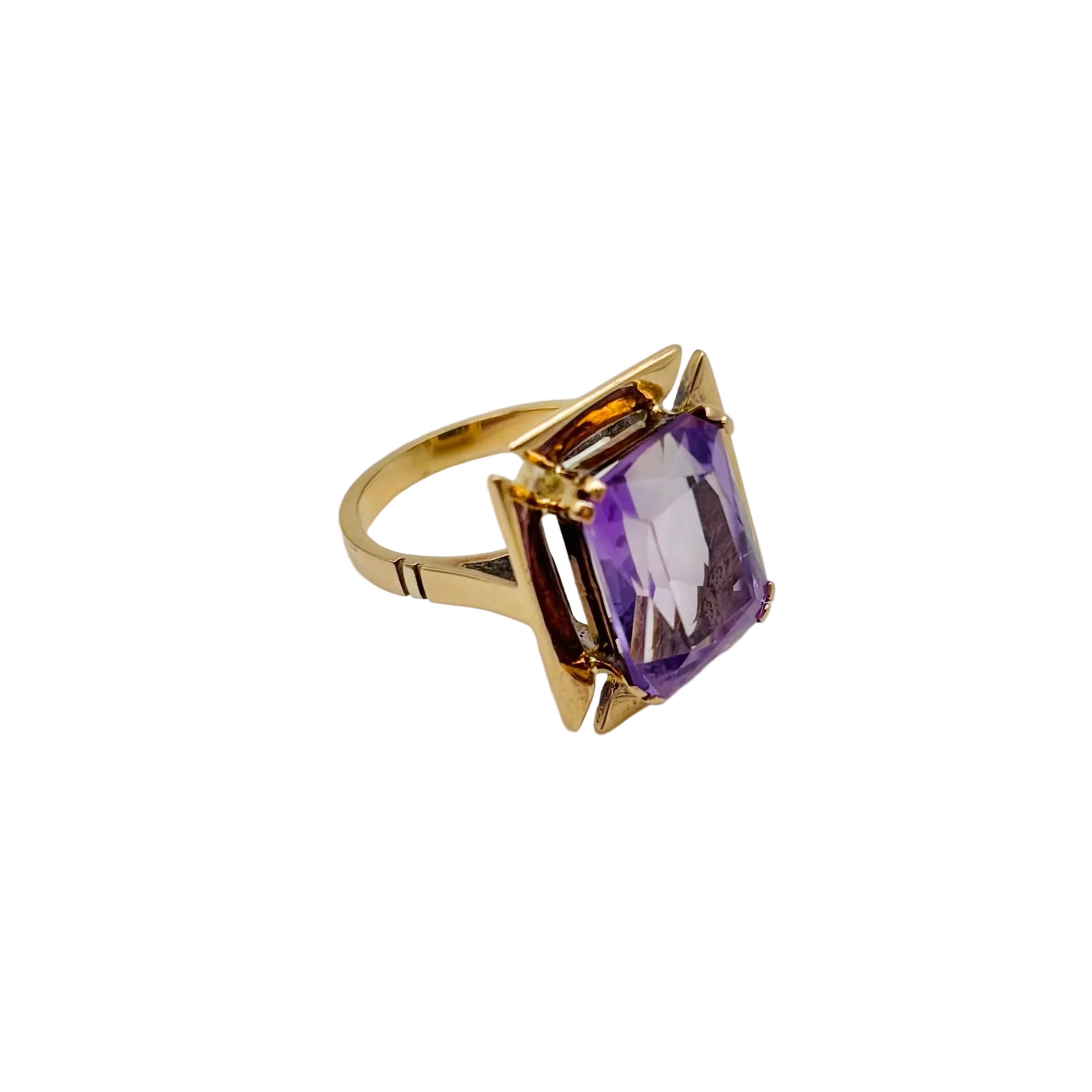 Bague Solitaire en or rose et améthyste