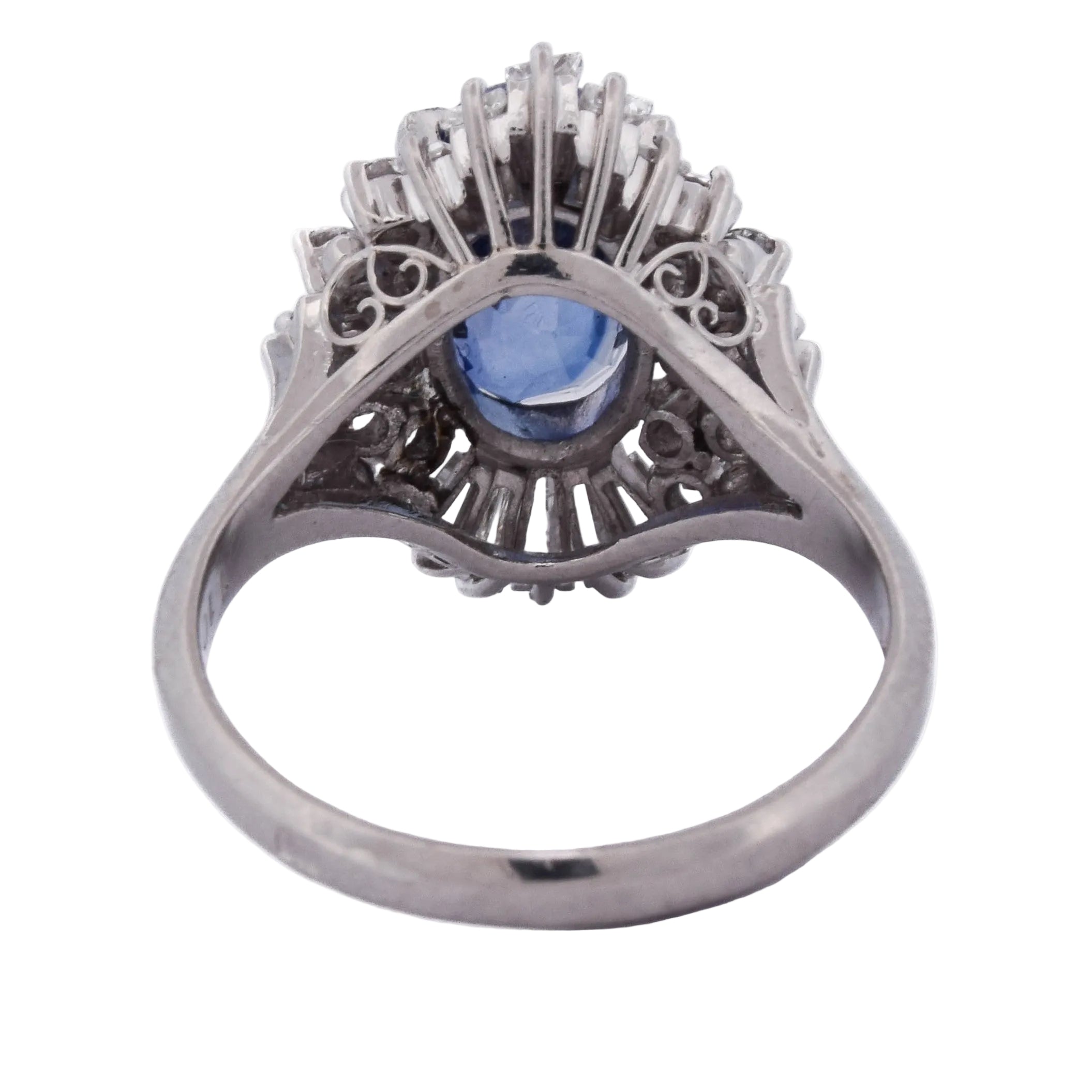 Bague Entourage en platine, saphir et diamants