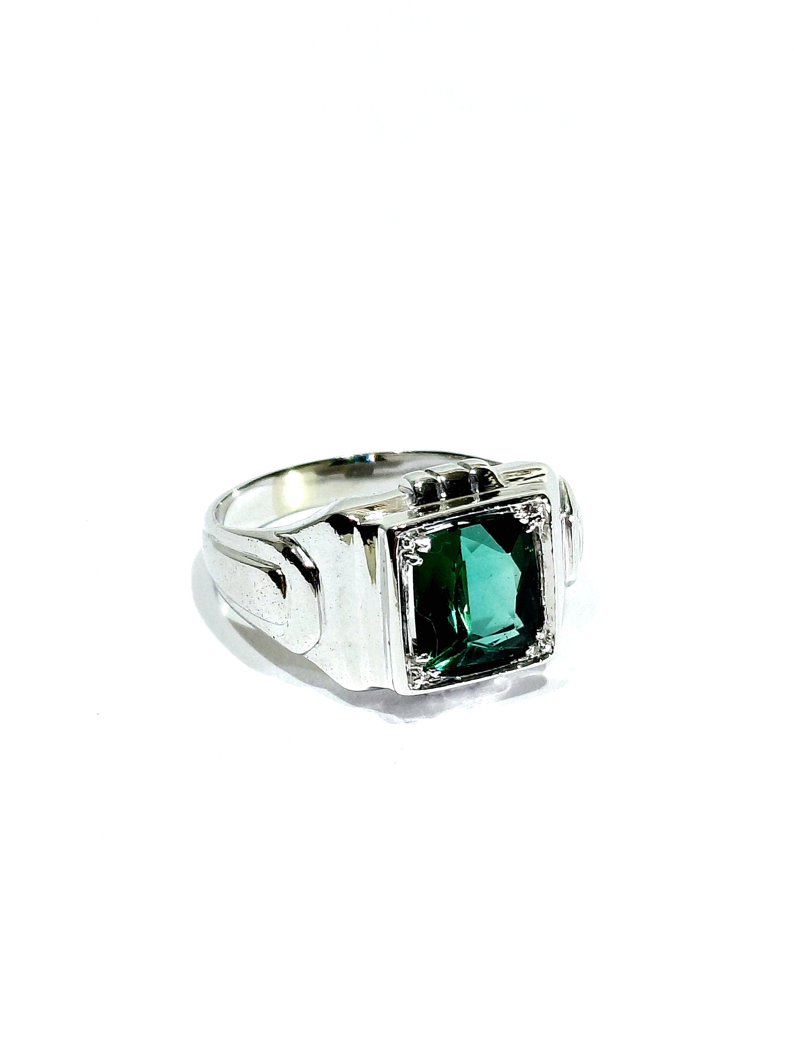 Bague Art Déco en or blanc et tourmaline verte