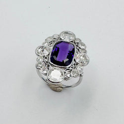 Bague Pompadour en platine, améthyste et diamants