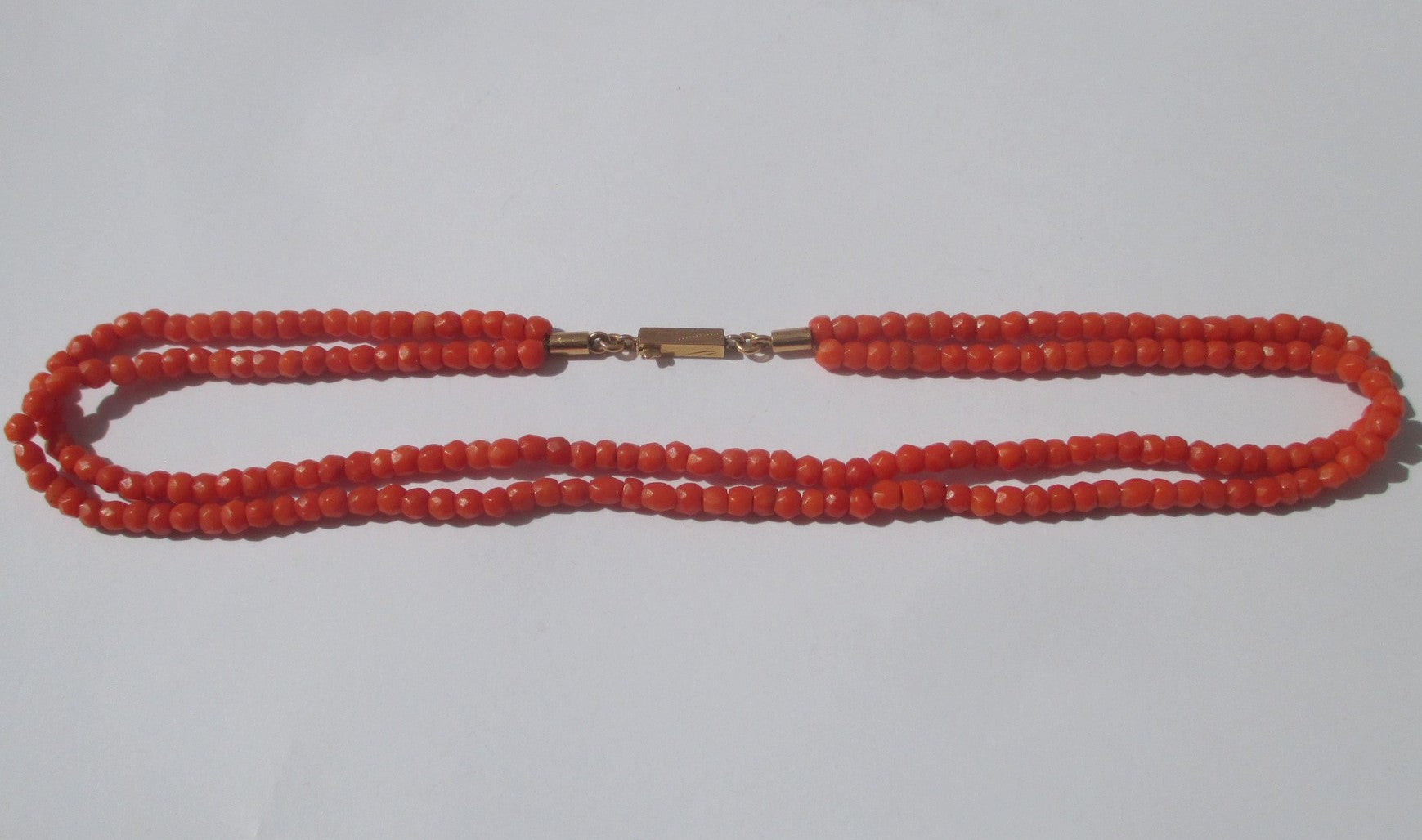 Collier Choker deux rangs en corail de Méditerranée et or Rose