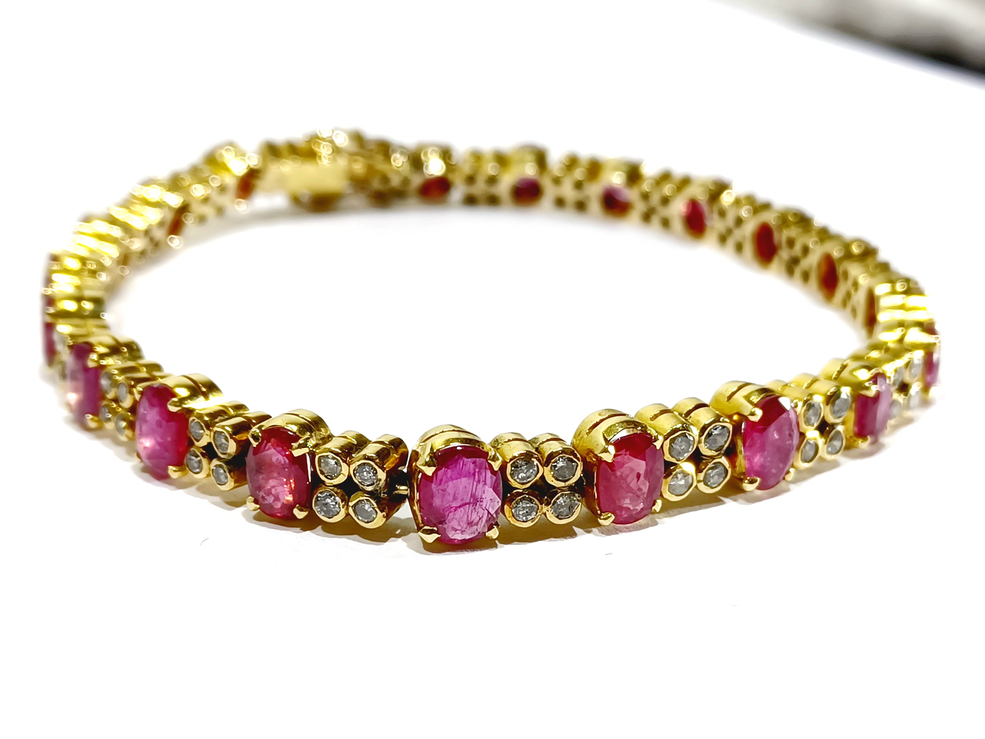 Bracelet Ligne en or jaune, rubis et diamants