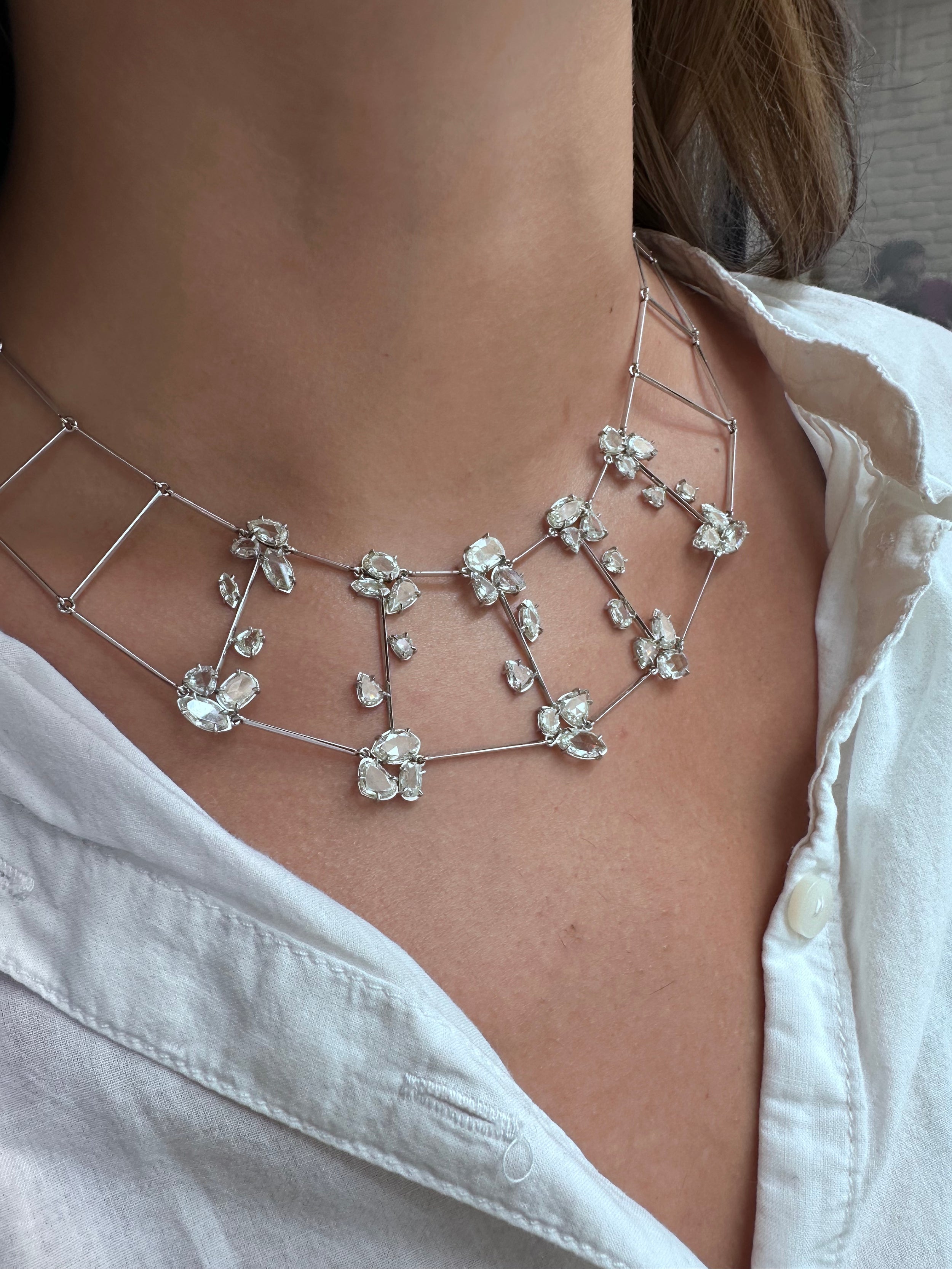Collier plastron en or blanc et diamants taille rose