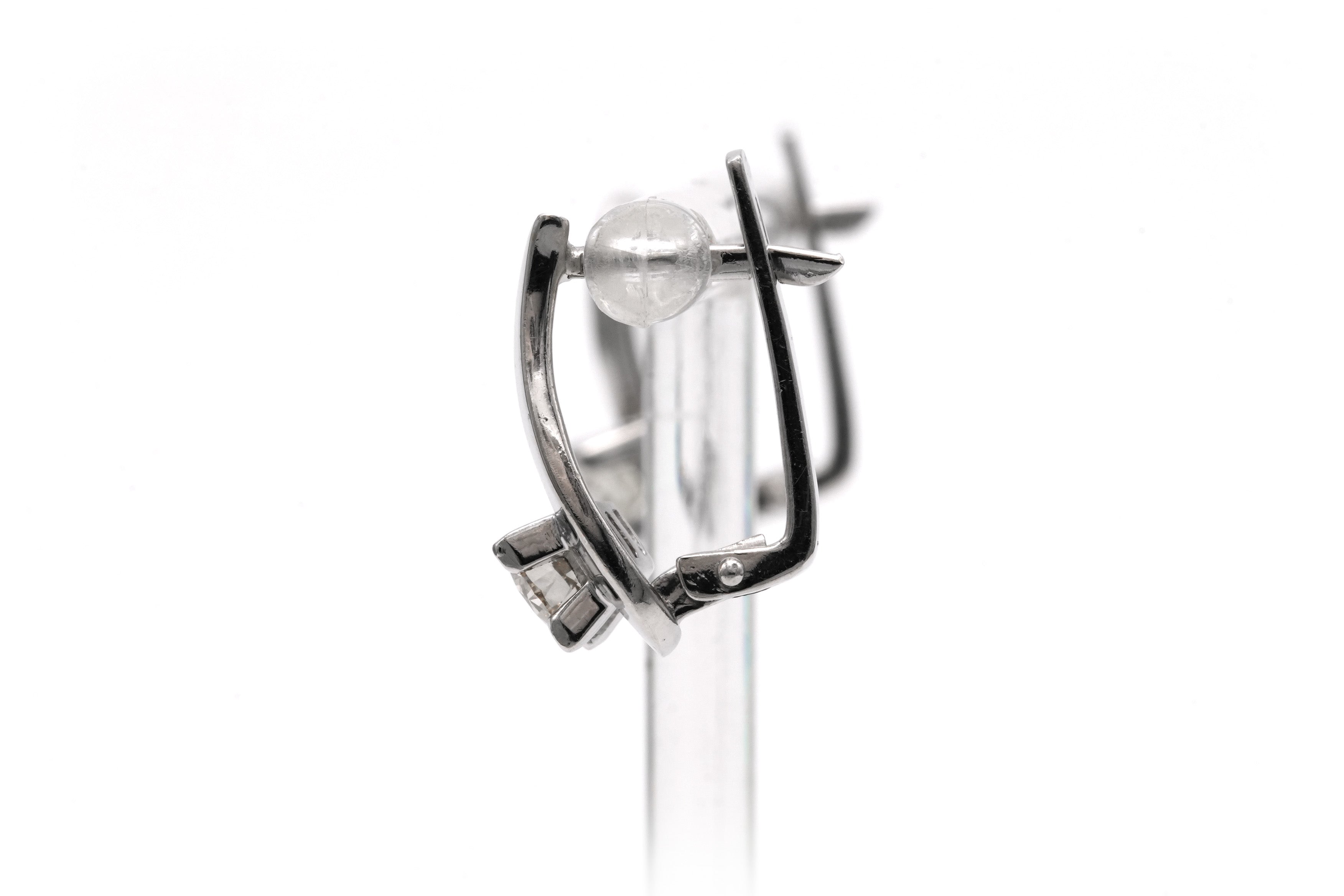 Boucles d'oreilles Dormeuses en or blanc et diamants