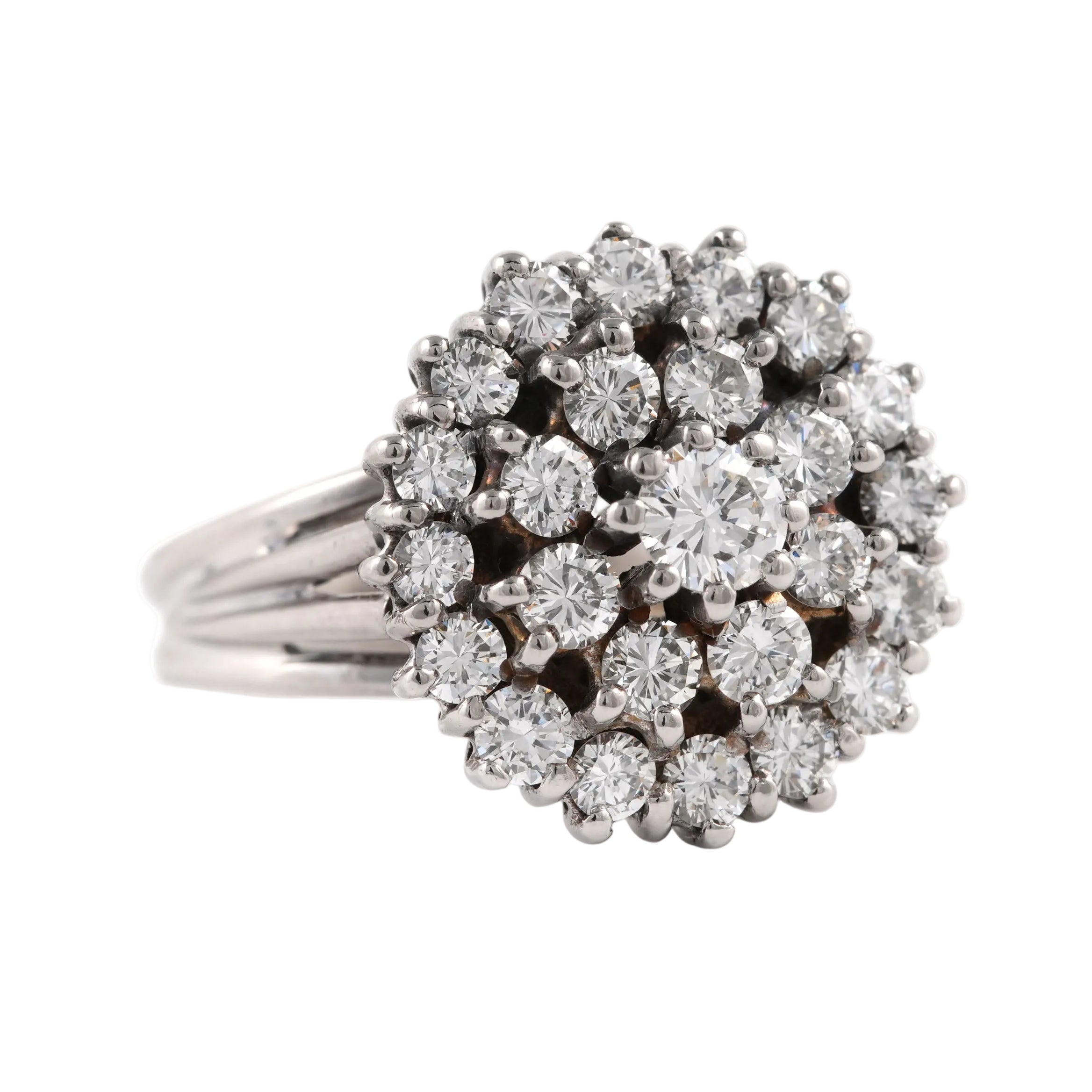 Bague Entourage en or blanc et diamants
