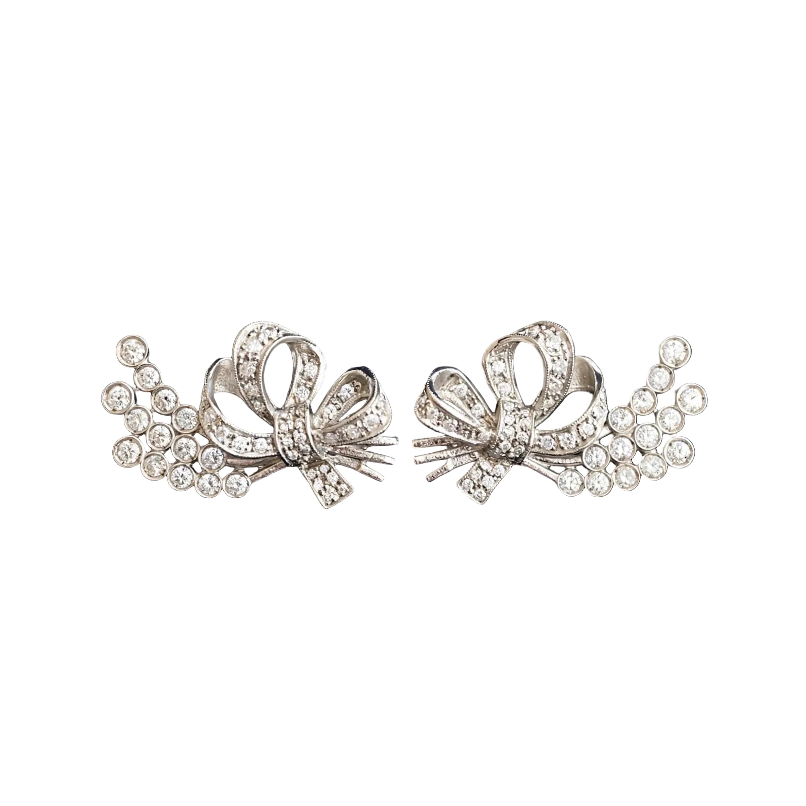 Boucles d'oreilles Puces en platine et diamants
