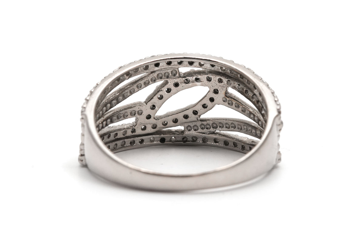 Bague Pavée en or blanc et diamants