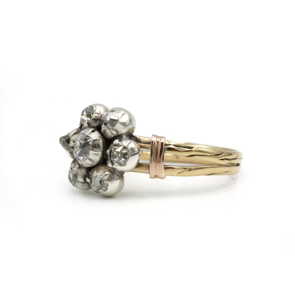 Bague 19eme or jaune 750 et 7 diamants tailles anciennes 0.50 carats total - Castafiore
