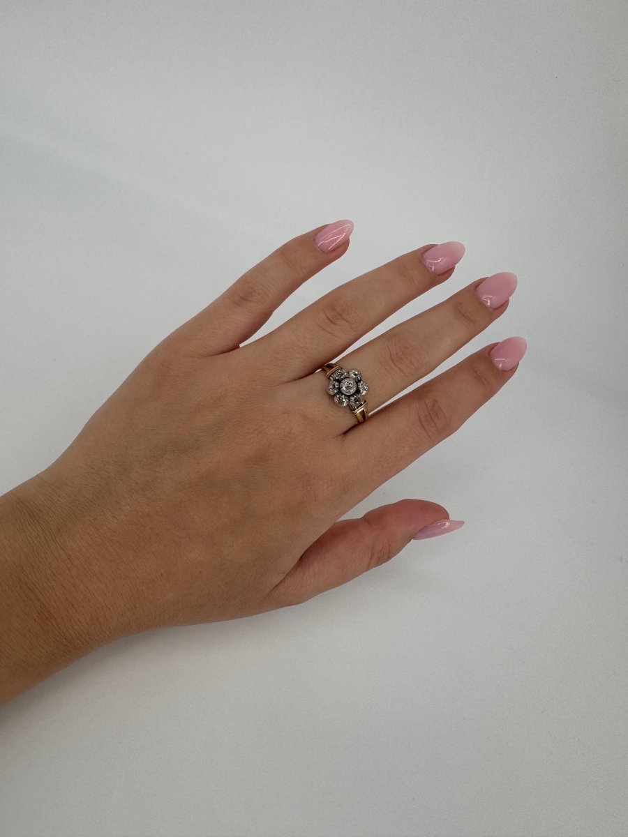 Bague 19eme or jaune 750 et 7 diamants tailles anciennes 0.50 carats total - Castafiore