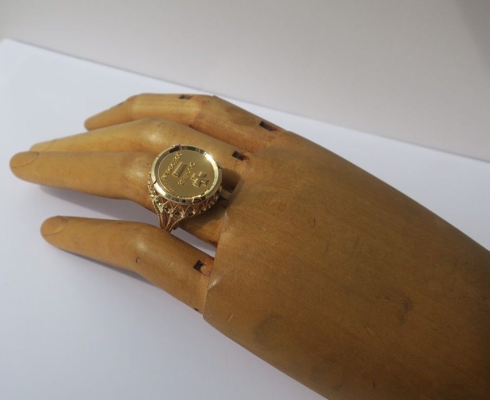 Bague A. AUGIS chevalière médaille d'amour en or jaune - Castafiore