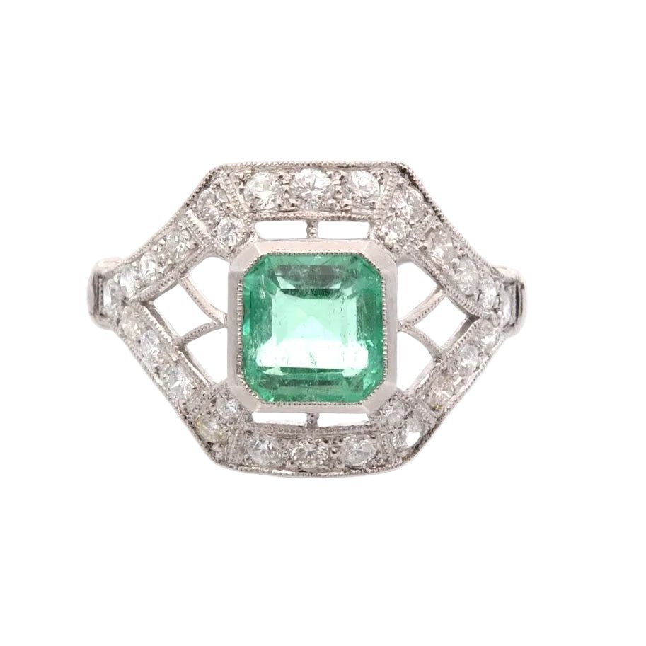 Bague aen platine, émeraude et diamants - Castafiore