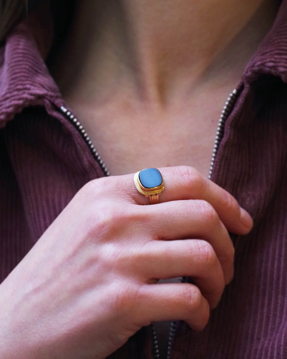 Bague agate nicolo ancienne en or - Castafiore