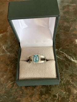 Bague Aigue - Marine Rectangle Diamants Or Gris 18 Carats - Castafiore