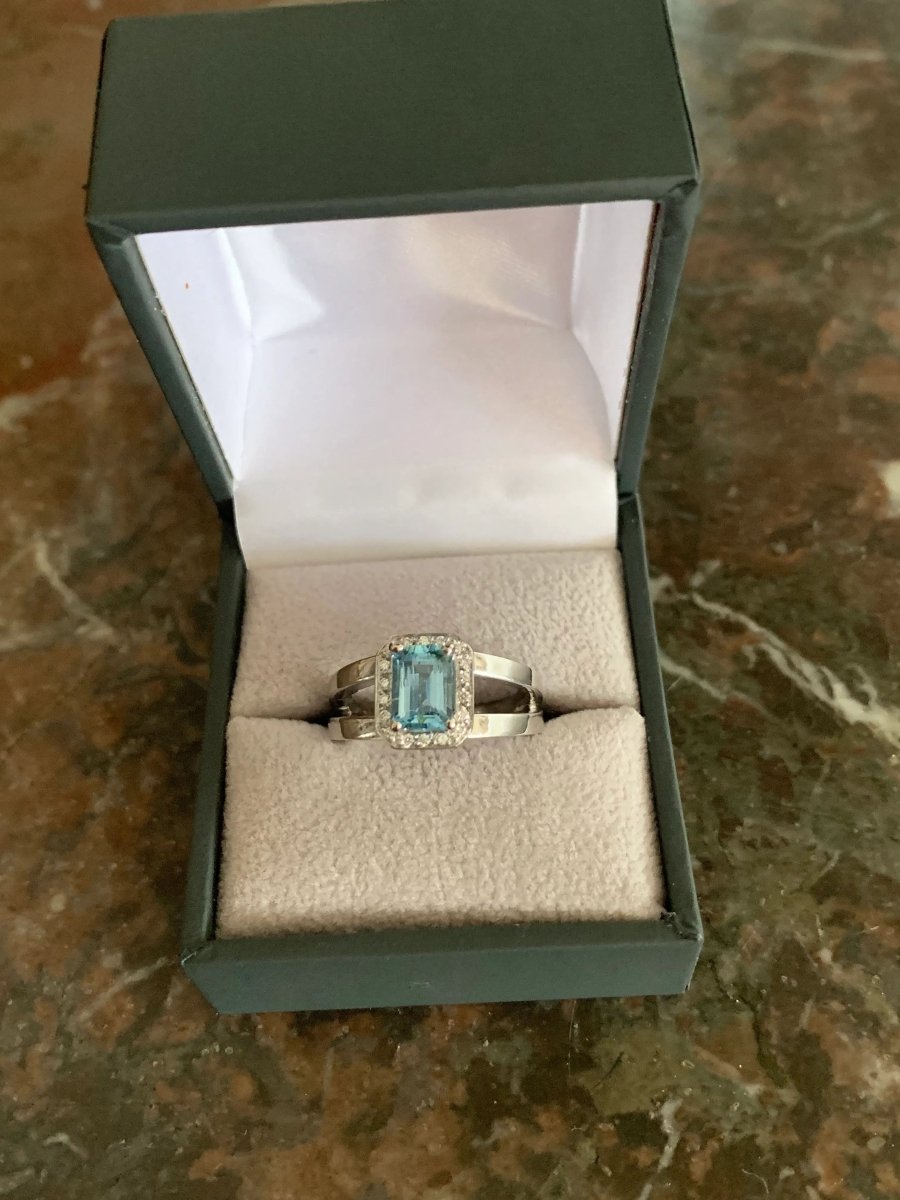 Bague Aigue - Marine Rectangle Diamants Or Gris 18 Carats - Castafiore