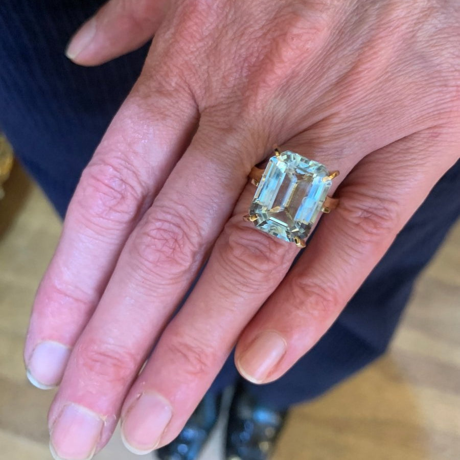 Bague Aigue - marine rectangle en or jaune - Castafiore