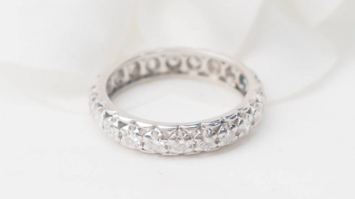 Bague Alliance américaine en or blanc et diamants - Castafiore