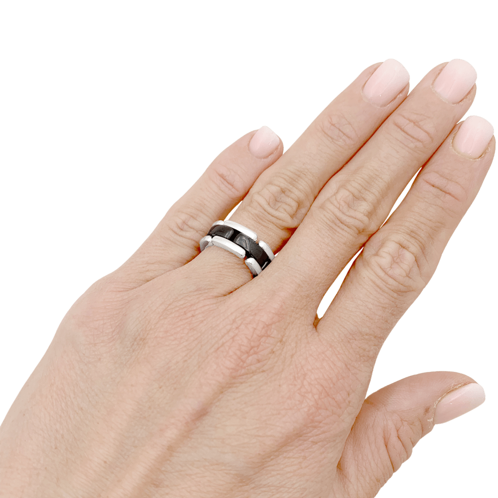 Bague Alliance CHANEL "Ultra" en or blanc et céramique - Castafiore