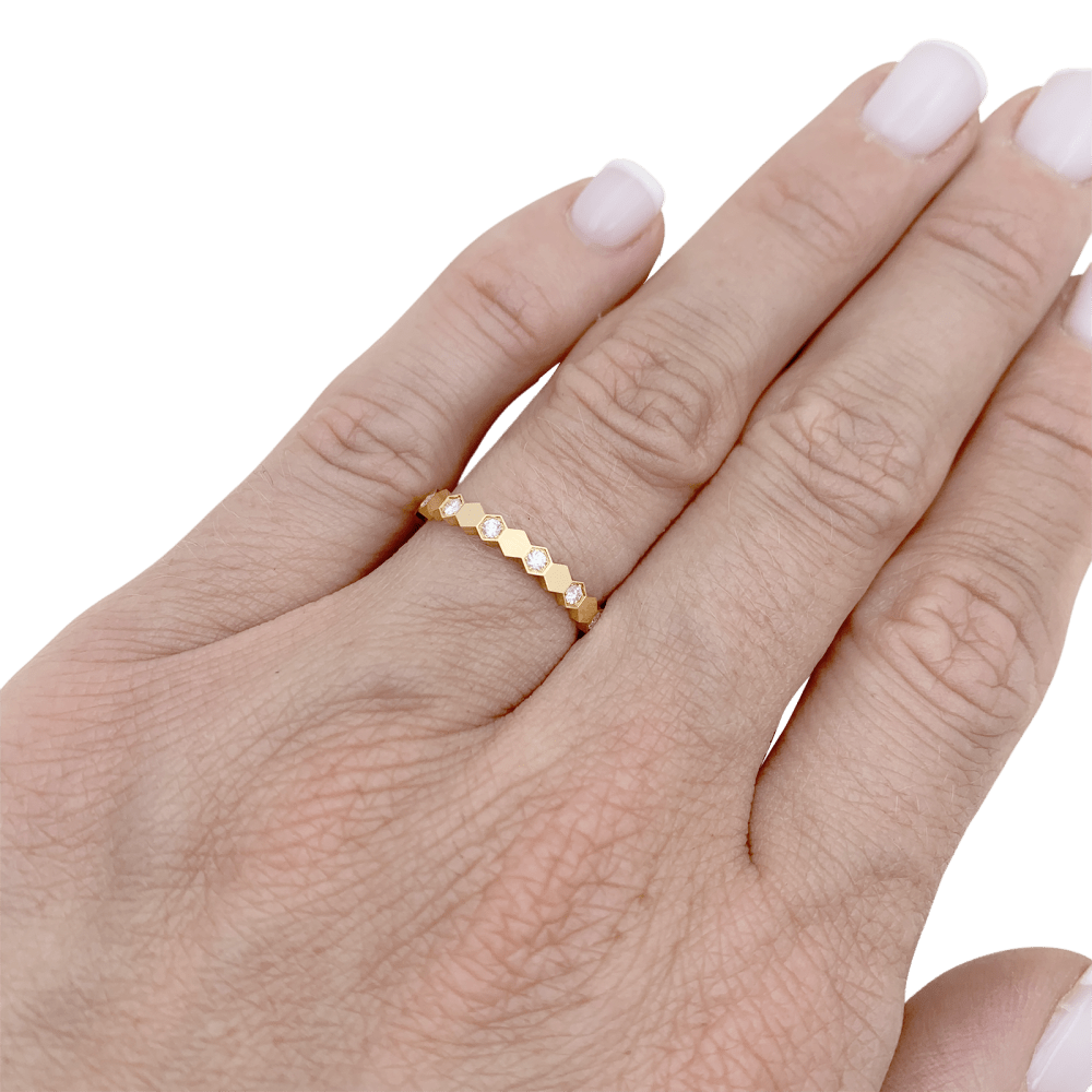 Bague Alliance CHAUMET "Bee" en or rose et diamants - Castafiore
