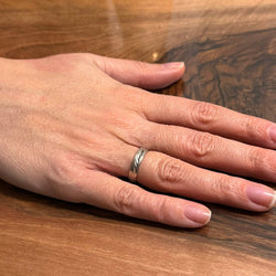 Bague Alliance en or blanc - Castafiore