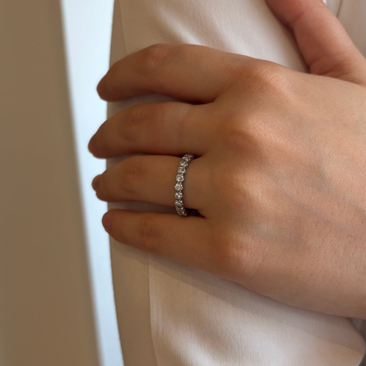 Bague Alliance en or blanc et diamants - Castafiore