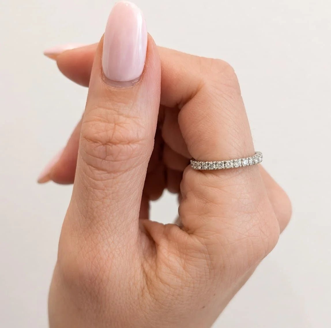 Bague Alliance en or blanc et diamants - Castafiore