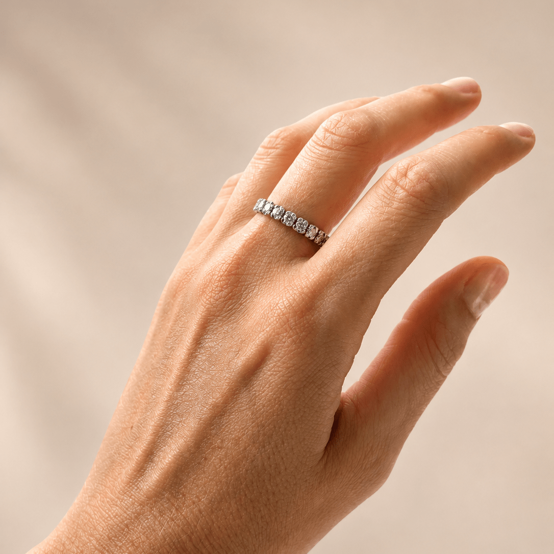Bague Alliance en or blanc et diamants - Castafiore