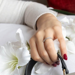 Bague Alliance en or blanc et diamants - Castafiore