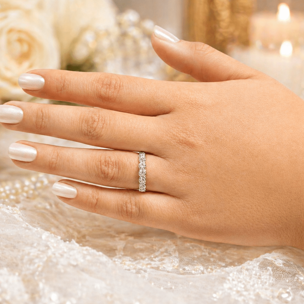 Bague Alliance en or blanc et diamants - Castafiore