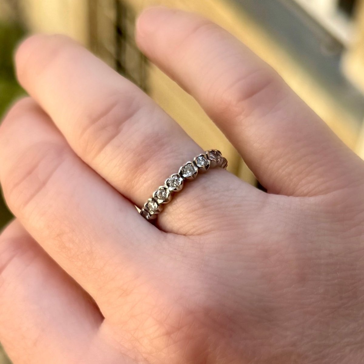 Bague Alliance en or blanc et diamants - Castafiore