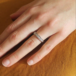 Bague Alliance en or blanc et diamants - Castafiore