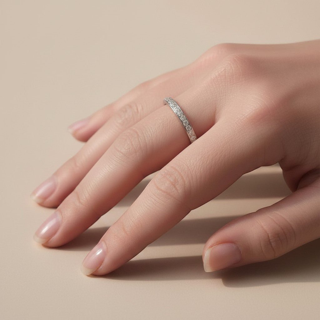 Bague Alliance en or blanc et diamants - Castafiore
