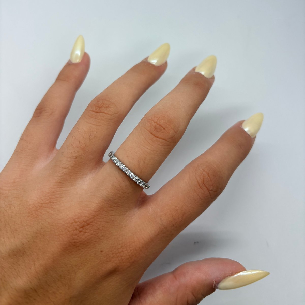 Bague Alliance en or blanc et diamants - Castafiore