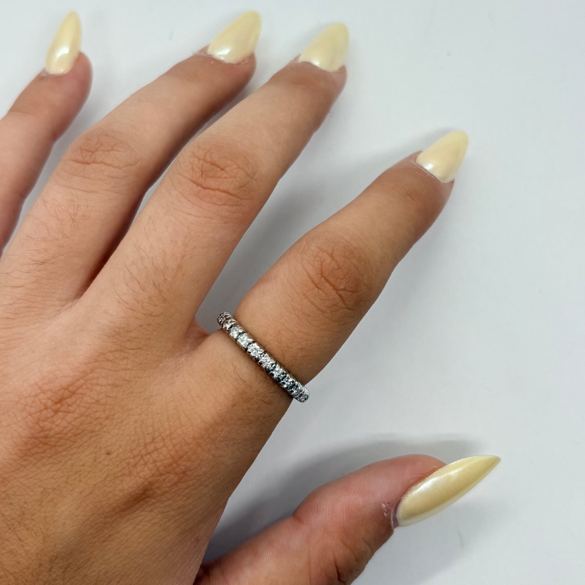 Bague Alliance en or blanc et diamants - Castafiore