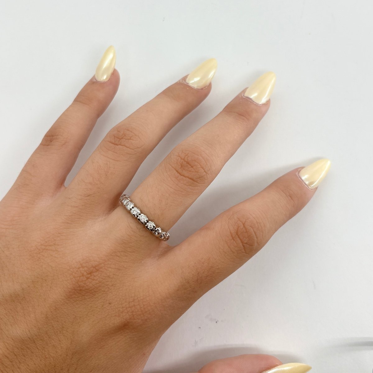 Bague Alliance en or blanc et diamants - Castafiore