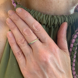 Bague Alliance en or blanc et saphirs - Castafiore