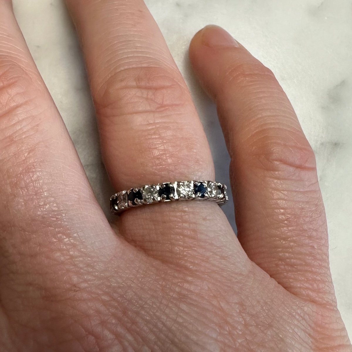 Bague Alliance en or blanc, saphirs et diamants - Castafiore